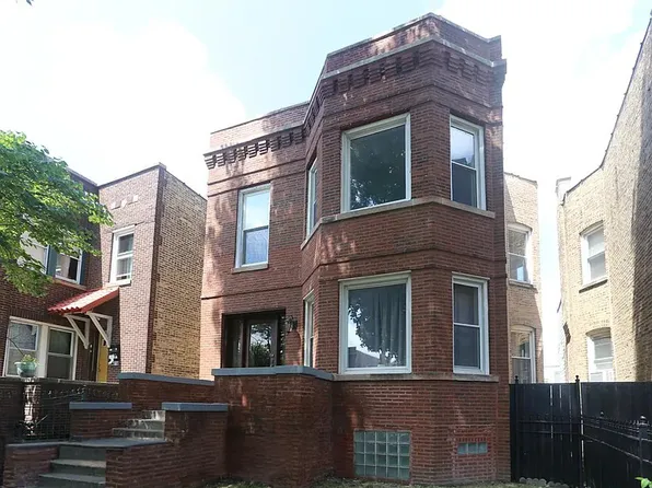 4018 W Nelson St #2, Chicago, IL 60641