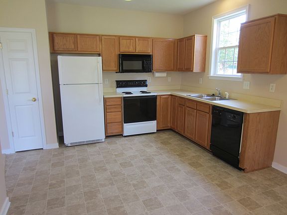 3rd image of 6592 Magnolia Green Ln