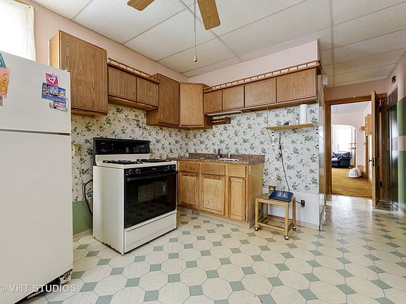 3rd image of 4436 W Montana St