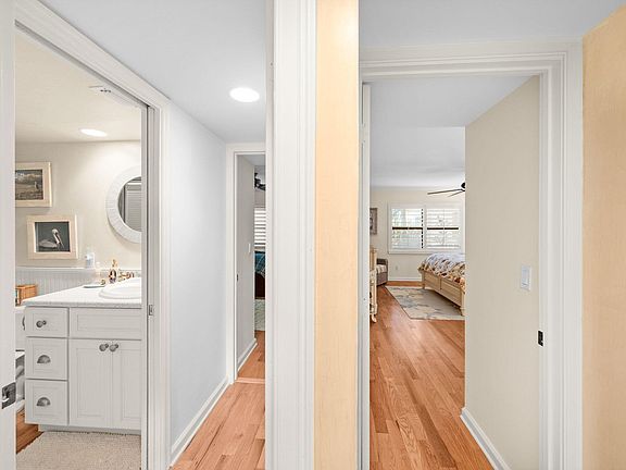 5th image of 2636 OCEAN Drive #105