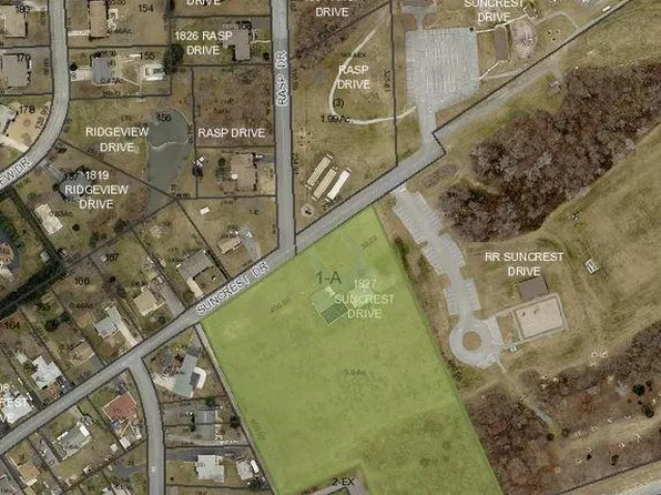 1827 Suncrest Dr, Carlisle, PA 17013