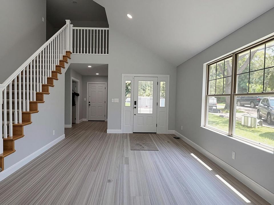 9170 River Valley Rd, photo 3