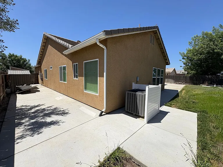 1562 National Dr — Photo 22