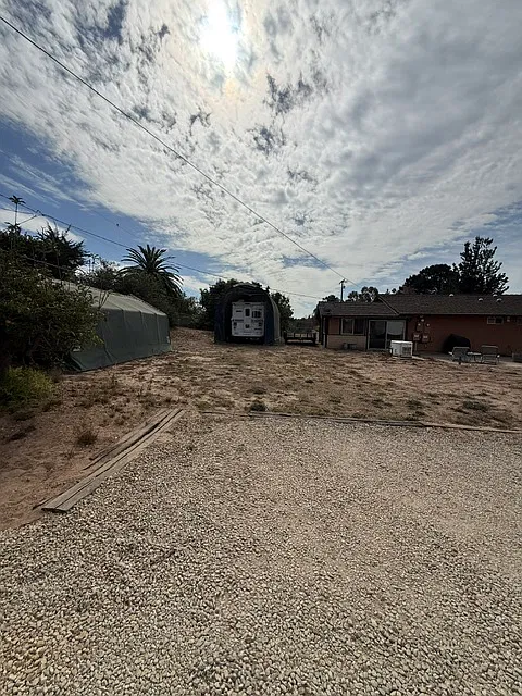 Studio, 800 sqft, $1,600 — Photo 3