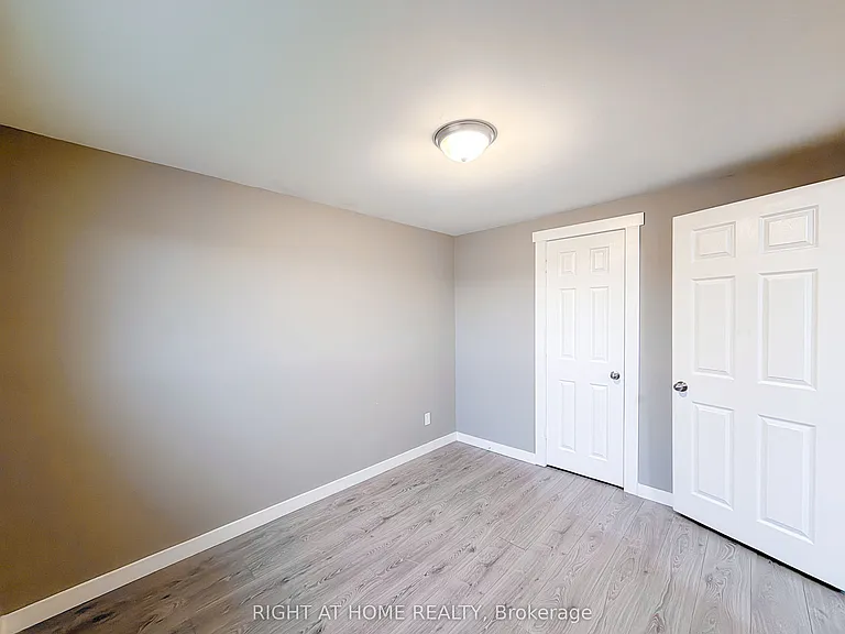 225 Kinmount Cres #UPPER — Photo 11