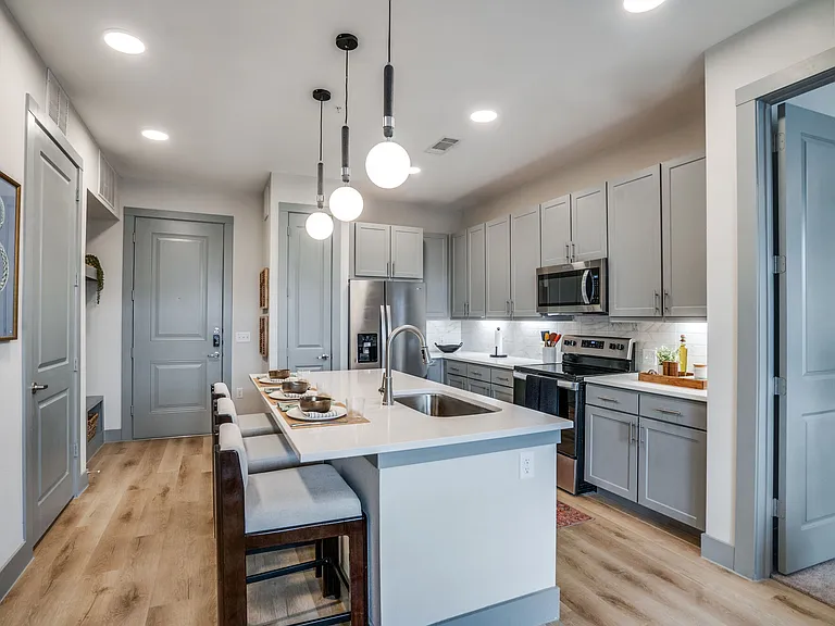 Lenox Lake Highlands — Photo 18