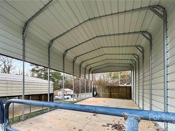 4th image of 752 Sam Brown Rd