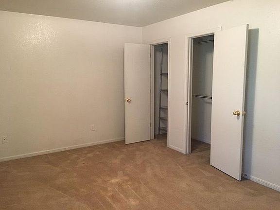 5th image of 500 Manhattan Dr APT A