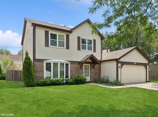 74 Wakefield Ln, Buffalo Grove, IL