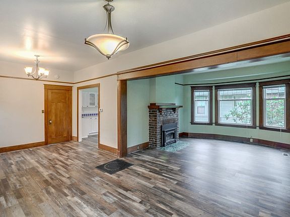 3rd image of 1627 Lombard Ave