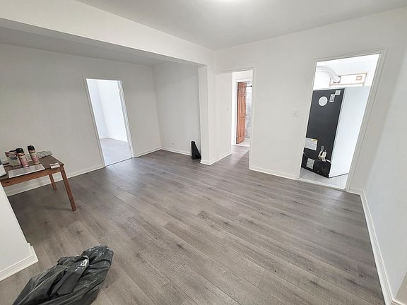 2nd image of 3-147-31A Avenue 3