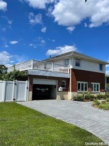 76 6 Street, Hicksville, NY, 11801