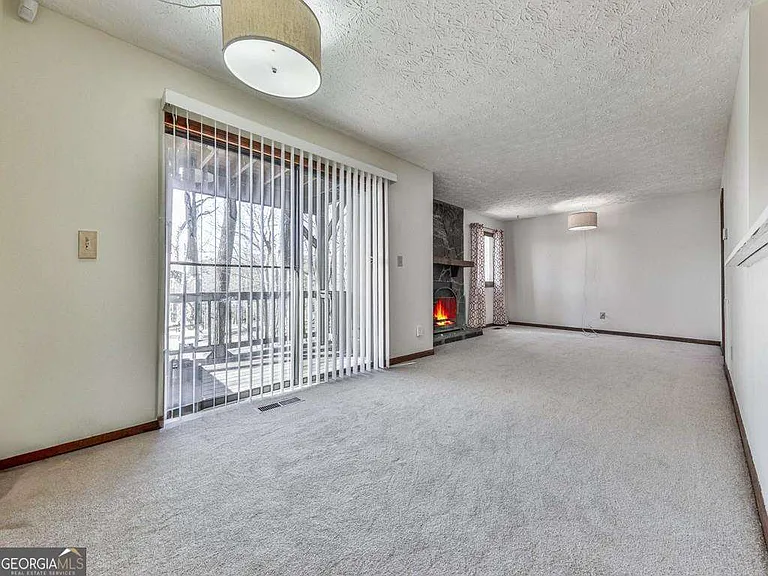 1101 Fairway Oaks — Photo 14