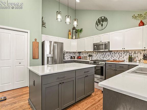 3rd image of 3265 Flying Horse Rd