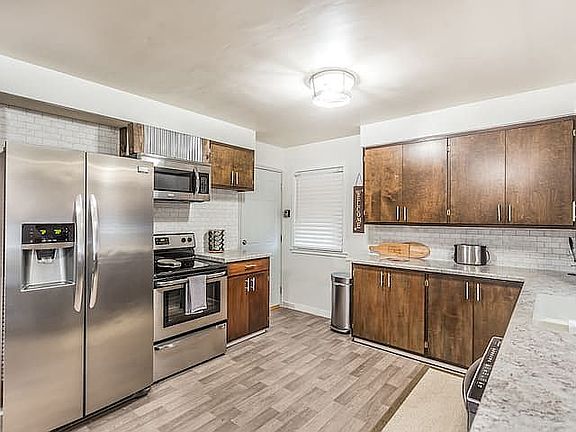 3rd image of 2505 W 28th St