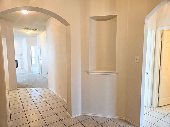 3rd image of 2121 Carlotta Dr
