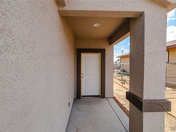 5th image of 2610 E Lass Ave Avenue