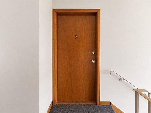 3rd image of 117 John St APT 5