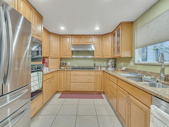 5th image of 10240 Potomac St