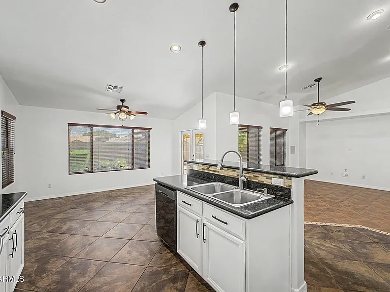 25537 W Forest Grove Ave — Photo 14