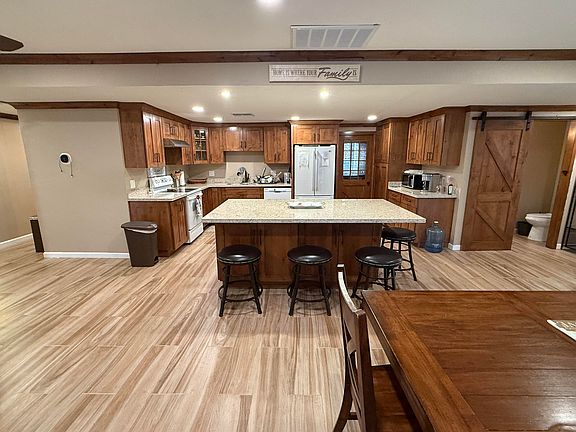 5th image of 309 E Sherwood Dr