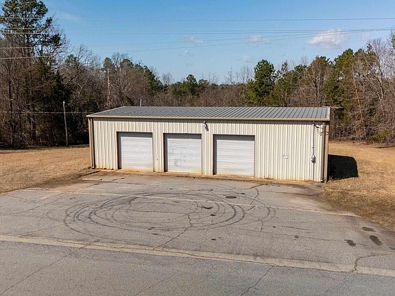 2nd image of 204 Woodberry Dr
