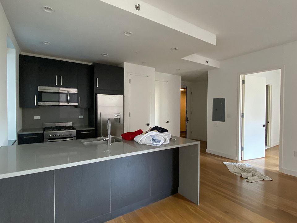 1st image of 180 Nassau St APT 6C