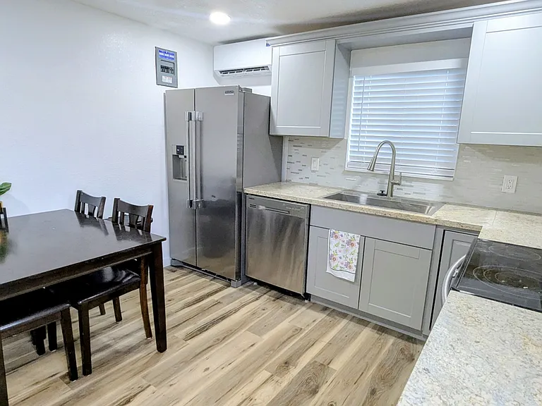 527 S Bryant St #2 — Photo 3