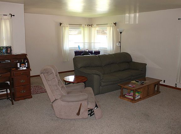 4th image of 1404 E Hickory St