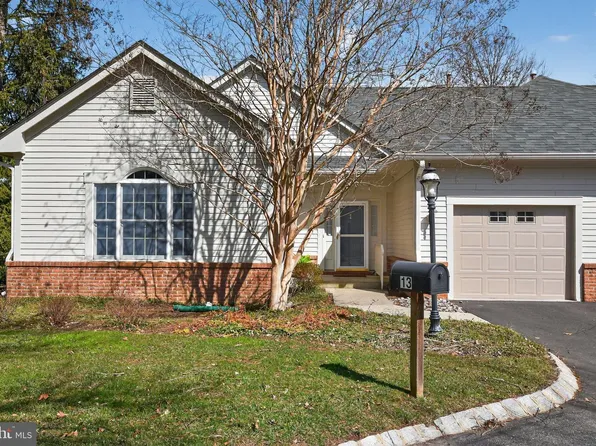 13 Birchwood Ct, Princeton, NJ 08540