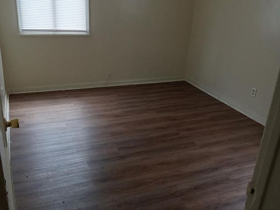 3rd image of 651 Virginia Cir #A