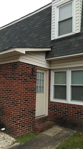 BACK ENTRY/PATIO