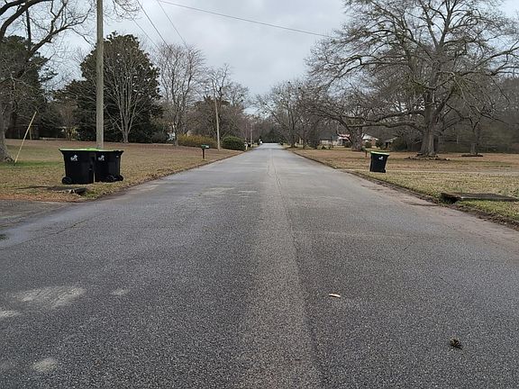 4th image of 301 Founders Dr