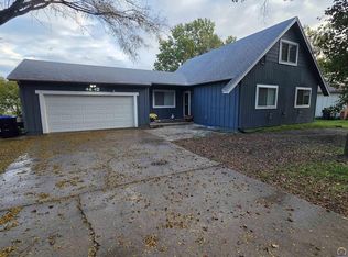 4842 SW Cochise Ave, Topeka, KS 66614