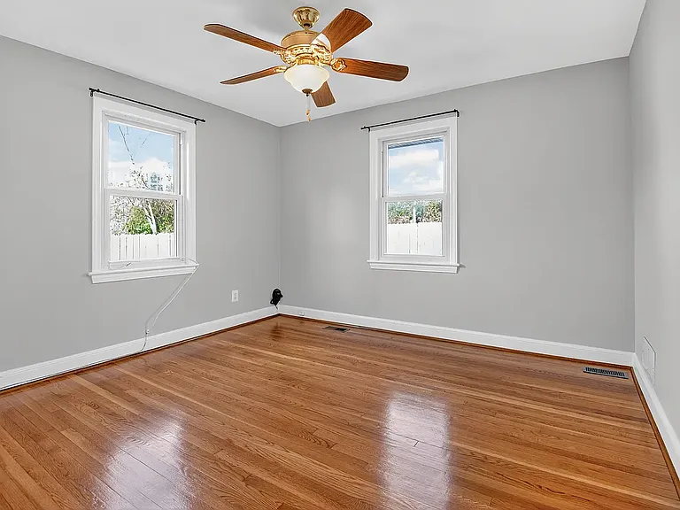 6009 Pratt St — Photo 14