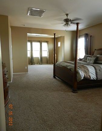 Master w/ sitting area