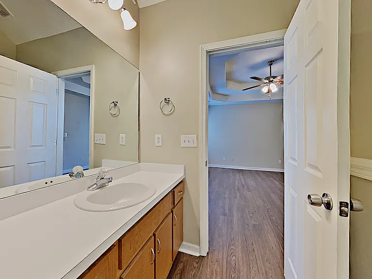 3916 Wakefield Dr — Photo 11
