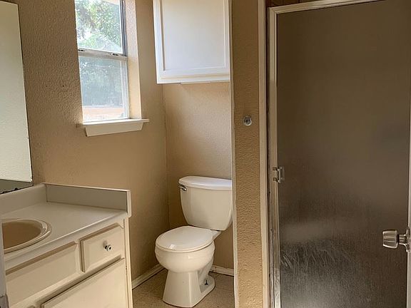 5th image of 163 Oakridge Trl