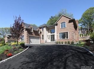 91 Pinewood Rd, Manhasset, NY 11030