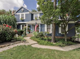 1010 Pinewood Cir, Lyndhurst, OH