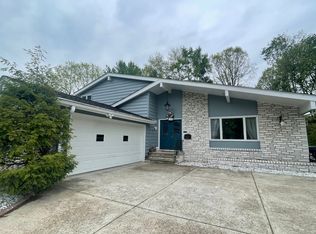 32700 W Nimrod St, Solon, OH 44139