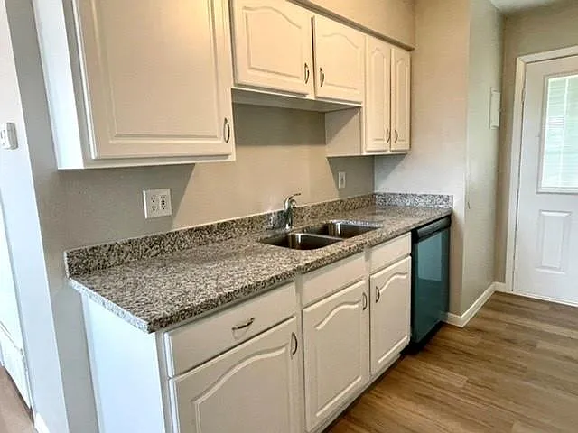 1914 Larrabee St #3 — Photo 6