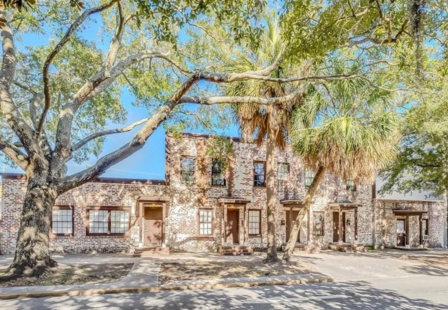 Downtown Savannah 1 Bed — Photo 1