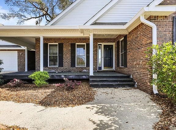 4th image of 123 Stately Oaks Cir