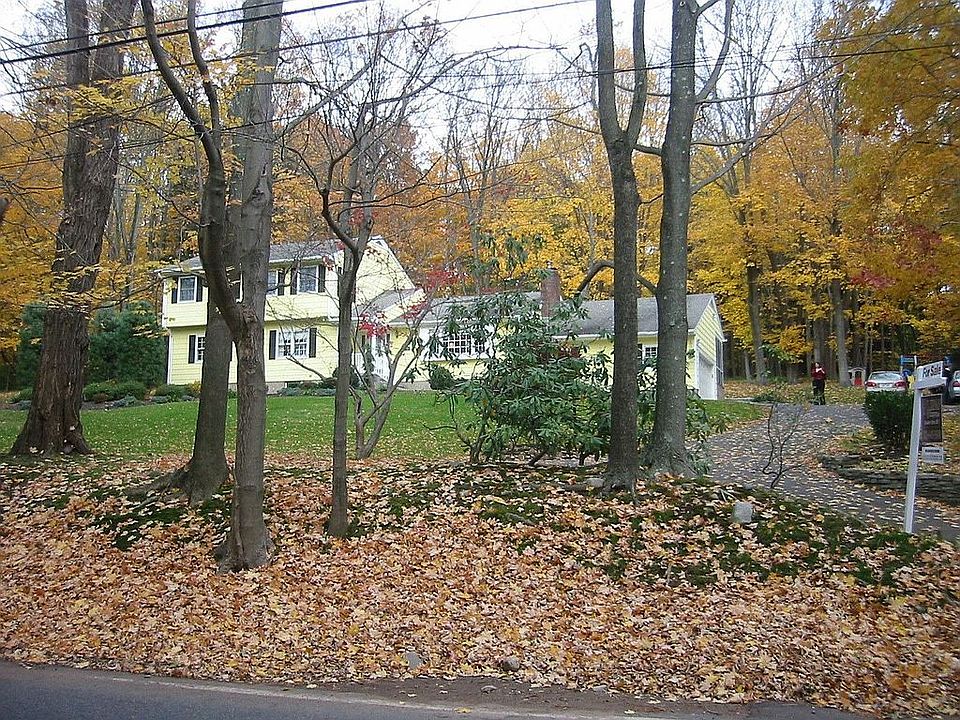 2nd image of 1031 E Saddle River Rd