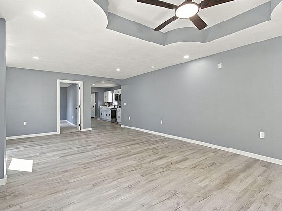 5th image of 108 W Pleasant Street