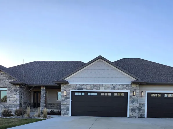 1205 S Stoakes Ave, Sioux Falls, SD 57110