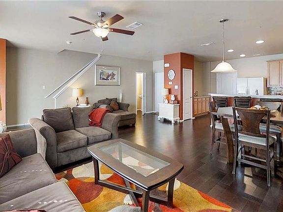 4th image of 6372 Hill Creek Dr