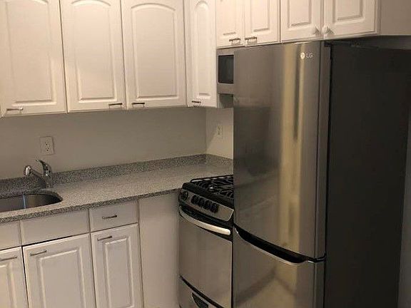 5th image of 516 E 80th St APT 3
