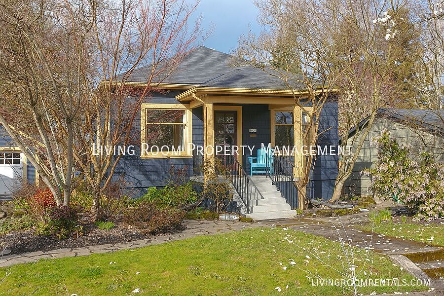 1st image of 1927 SE Spokane St